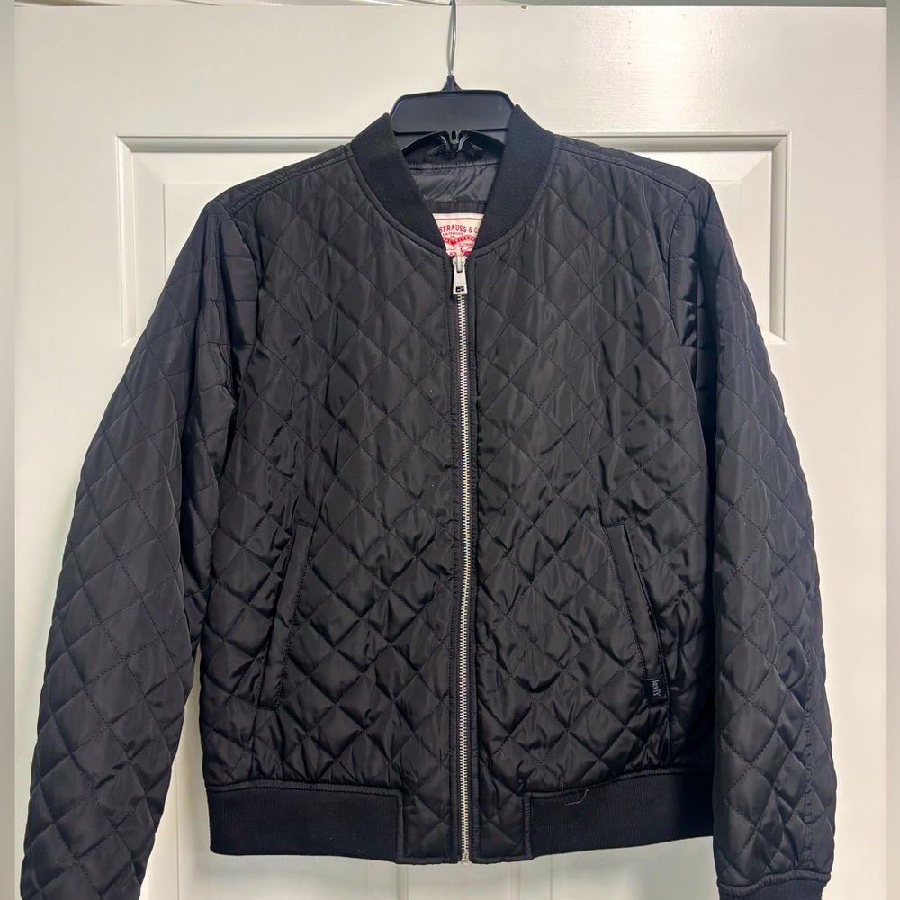 Quilted black Levi’s bomber jacket - like NEW